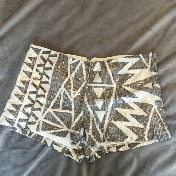 Sequin Pattern Shorts - Picture 1 of 4